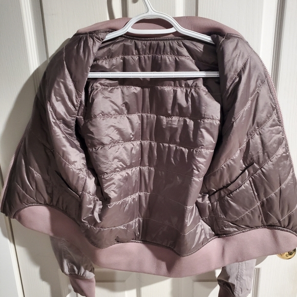 Lululemon Flip It And Reverse It Jacket, Purple, Size 4 - Picture 4 of 4